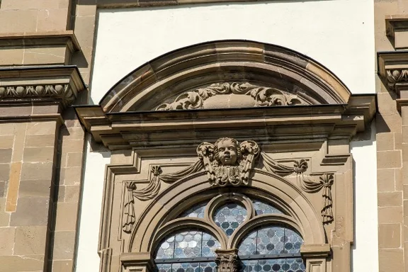Detail eines Fensters an der Südwestfassade, August 2014. Foto: Dietmar Hencke (StadtA Schwäb. Hall DIG 06009)