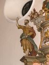Skulptur des Apostels Petrus an der Kanzelwand von Johann Friedrich Jotz, 1737/38. Foto: Dietmar Hencke, 2018 (StadtA Schwäb. Hall DIG 10617)