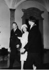 Besuch von Königin Elizabeth II. von Großbritannien in Schwäbisch Hall am 24. Mai 1965 – die Königin mit Ministerpräsident Kurt-Georg Kiesinger und Oberbürgermeister Theodor Hartmann auf dem Weg in den Ratssaal. Foto: Hans Kubach (StadtA Schwäb. Hall FS 01646)