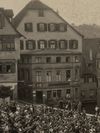 Zuschauer bei den Jedermann-Festspielen 1932 auf dem Marktplatz (StadtA SHA FS 45804)