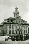 Foto um 1900, mit Wochenmarkt auf dem Marktplatz (StadtA Schwäb. Hall Seyboth FS 53463)