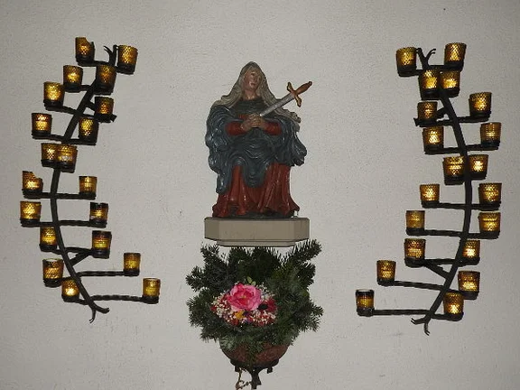 Skulptur der Hl. Katharina von Alexandria, Aufnahme von 2016. Foto: Günter Albrecht (StadtA Schwäb. Hall DIG 7315)