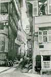 Blick in die Untere Herrngasse, um 1900. Fotograf unbekannt (StadtA Schwäb. Hall 53464)