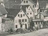 Der Brückenhof 3 ist das linke Haus mit der Wäsche vor den Fenstern und dem Holzstapel vor der Tür. Foto um 1910 (StadtA SHA FS 43901)