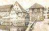 Bild um 1910, mit Nebengebäude, Solespeicher (links) und Seizenmühle (rechts im Hintergrund) (StadtA Schwäb. Hall FS 00875b)