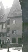 Bild aus den 1930er Jahren (rechts) - Blick durch das Weilertor (StadtA Schwäb. Hall AL/0040)