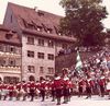 Während des Kuchen- und Brunnenfests 1969. Foto: Hans Kubach (StadtA Schwäb. Hall  FS 01482b)