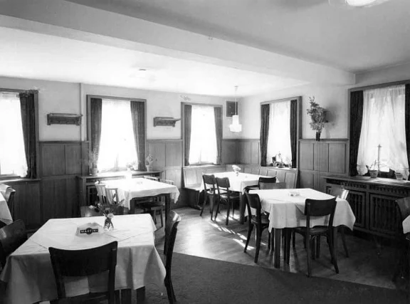 Gastraum angeblich um 1950 (StadtA Schwäb. Hall FS 00281)