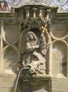 St. Michael im Kampf mit dem Teufel, Kopie der Skulptur von Hans Beuscher, April 2012. Foto: Daniel Stihler (StadtA Schwäb. Hall DIG 02882)