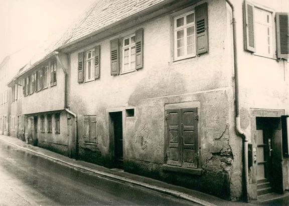 Bild von 1975, kurz vor dem Abbruch. Foto: Haller Tagblatt (StadtA SHA FS 05178)