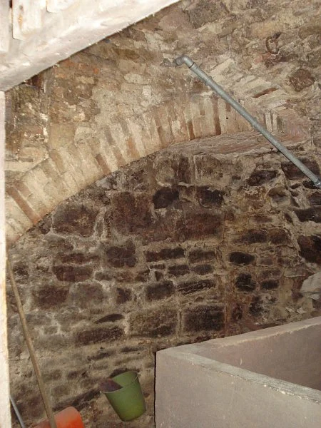 Stirnwand des vorderen Kellers zum Eingang hin, 2009. Foto: Daniel Stihler (StadtA SHA DIG 01130)