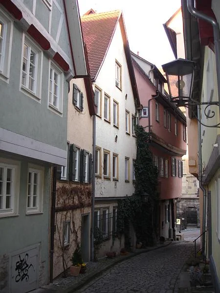 Bild von 2007 (helles Haus in der Mitte). (StadtA SHA Server Häuserlexikon)