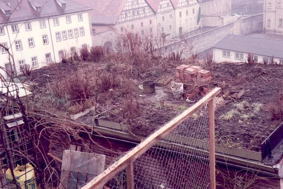 Dachgarten auf dem Flachdach des Hinterhauses, 1984 (Baurechtsamt SHA, Bauakten)