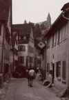 Ausschnitt aus einem Bild vermutlich aus den 1930er Jahren, rechts die Längsseite des Hauses zur Neustetterstraße hin. Foto: Prof. Adolf Schuhmacher (StadtA Schwäb. Hall FS 50169)