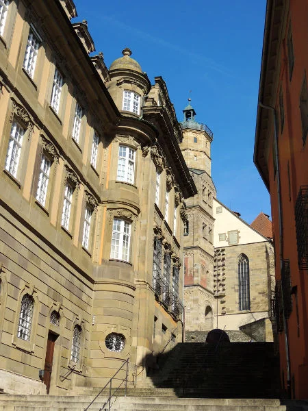Blick entlang der Nordfassade nach Osten auf St. Michael, März 2017. Foto: Daniel Stihler (StadtA Schwäb. Hall DIG 10012)