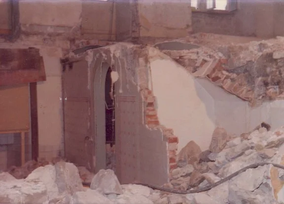 Abbrucharbeiten im Hausinneren, 1976 (Baurechtsamt SHA, Bauakten)