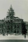 Eingerüstete Rathausruine, 1946. Foto: Dr. Otto Weller (?) (StadtA Schwäb. Hall R102/49)