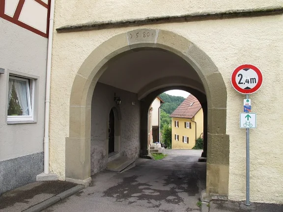 Torbogen auf der südöstlichen Seite, Juni 2014. Foto: Daniel Stihler (StadtA SHA DIG 05352)