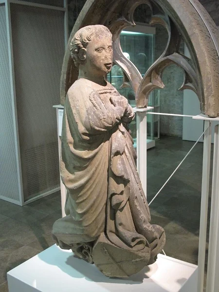 Stifterfigur des Komturs Markwart Stahl vom Tabernakel der Johanniterkirche, heute im Hällisch-Fränkischen Museum (StadtA Schwäb. Hall DIG 5174)