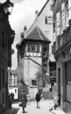 Blick aus der Oberen Herrngasse auf die Rückseite des Hauses, um 1950 (StadtA SHA FS 00813)