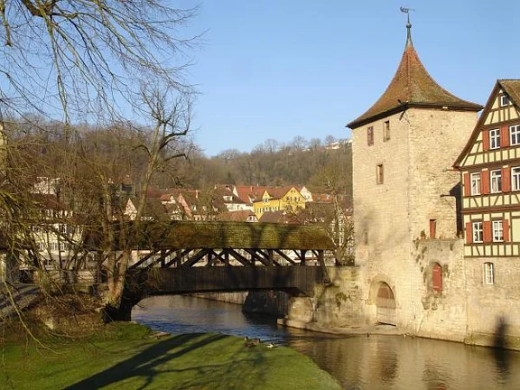 Gesamtansicht aus Richtung Osten, vom Grasbödele aus, 2007. Foto: Daniel Stihler (StadtA Schwäb. Hall DIG 02111)