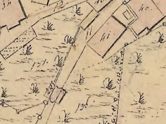 Ausschnitt aus dem Primärkataster 1827-1830, das Tor ist links unten erkennbar. (Plan: Geodatenportal Schwäbisch Hall /  Stadt Schwäbisch Hall, Fachbereich Planen und Bauen, Abteilung Vermessung).