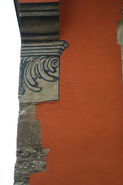 Bemalter Eckstein an der Nordostecke, Oktober 2016. Foto: Dietmar Hencke (StadtA Schwäb. Hall DIG 08343)