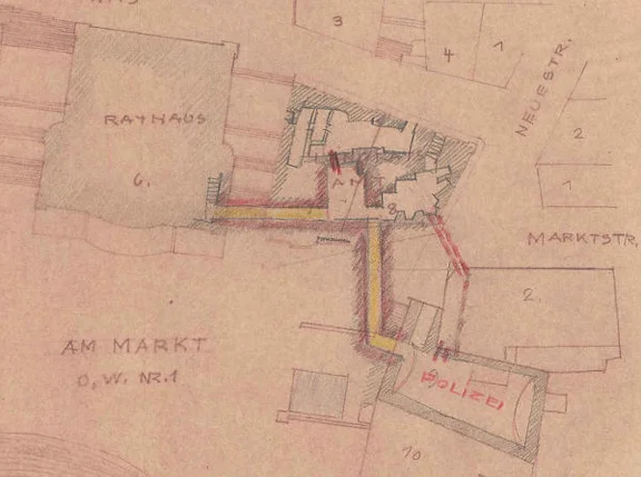 Plan zum Bau eines Luftschutzstollens als Verbindung zwischen dem Rathaus, dem damaligen Landratsamt (Am Markt 7/8) und dem heutigen Egenhaus, damals Polizeiwache (Am Markt 9). Ob das Vorhaben umgesetzt wurde, ist nicht bekannt  (Baurechtsamt Schwäb. Hall, Bauakten Am Markt 7/8)
