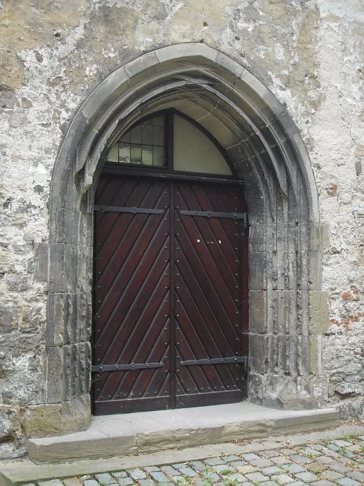 Portal an der Nordseite vor dem Umbau, Juli 2007. Foto: Daniel Stihler (StadtA Schwäb. Hall DIG 02198)