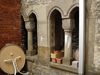 Romanische Biforien am „Unteren Haus“, die 1937 freigelegt und teilweise wiederhergestellt wurden, Mai 2009. Foto: Daniel Stihler (StadtA Schwäb. Hall DIG 01438)